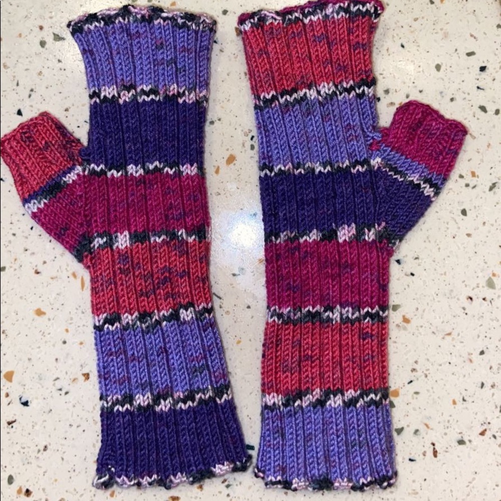 Homemade knit hand gloves